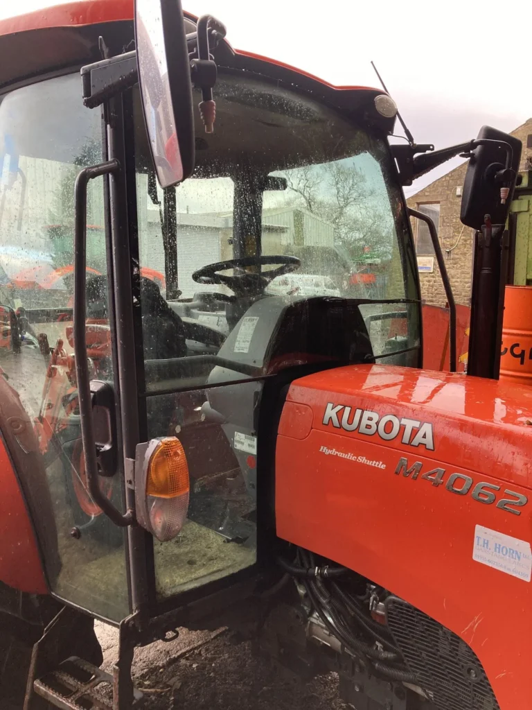 2018 KUBOTA M4062 768x1024