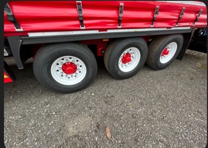 Trailer 2