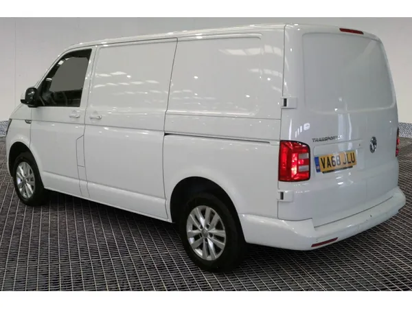 Volkswagen Transporter T28 TDI 102 HIGHLINE BMT SWB LOW ROOF